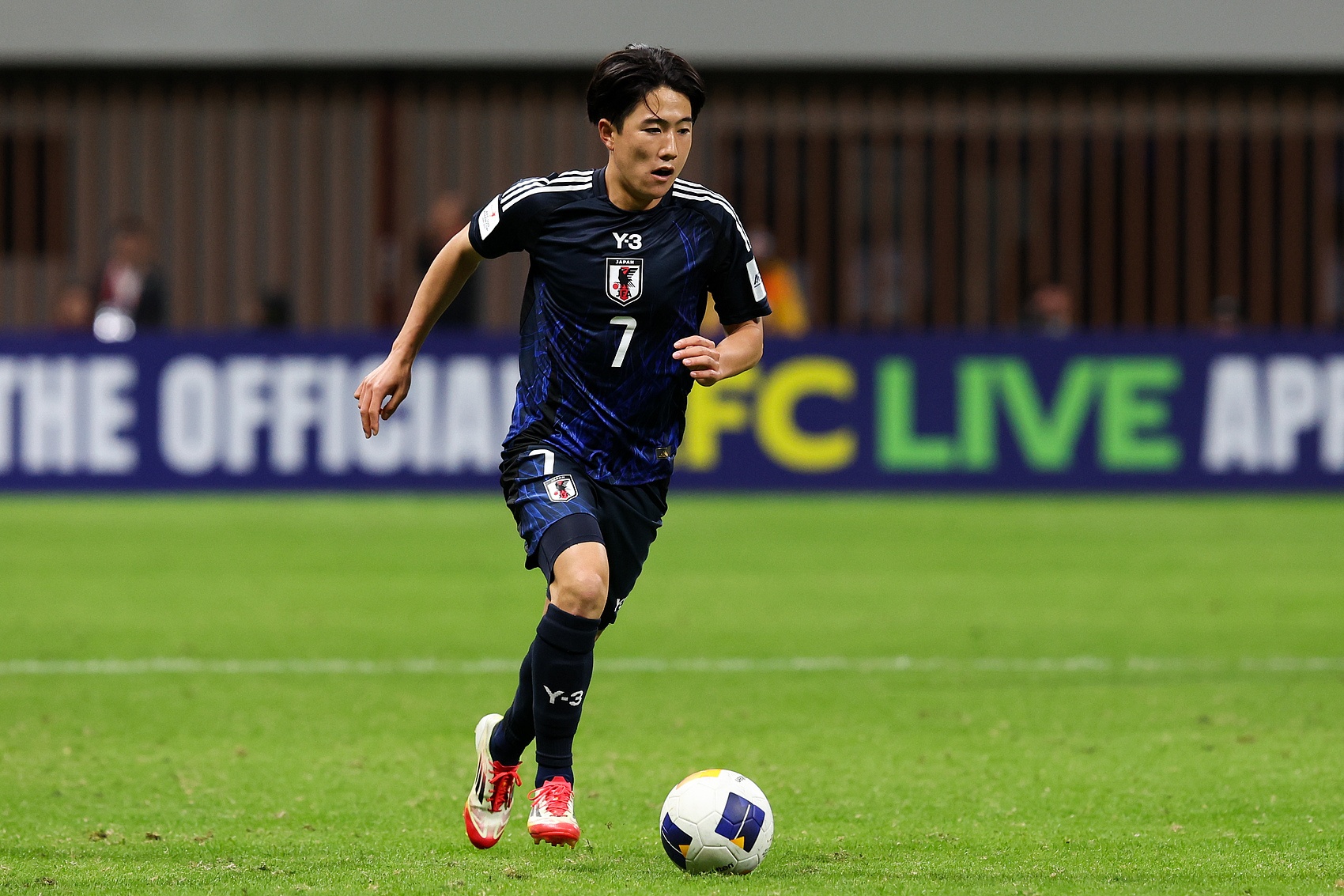 博鱼体育-既要…又要…？佐藤龙之介：可以的话，赛事金靴和MVP都想拿下